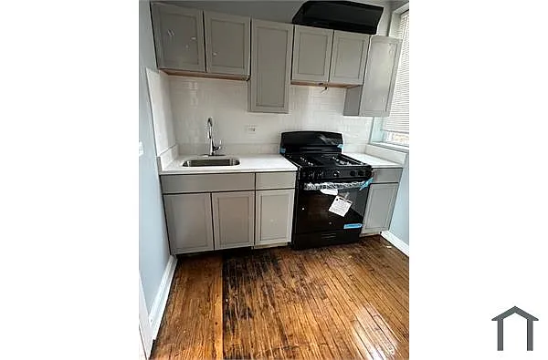 Building Photo - 7840 S Stewart Ave #2B