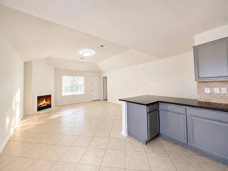 9423 Rippling Fields Dr — Photo 4