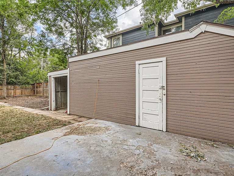Garage/Storage/Work Space