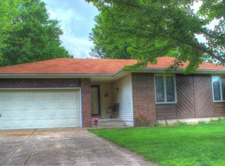 3465 W Camelot St, Springfield, MO 65807