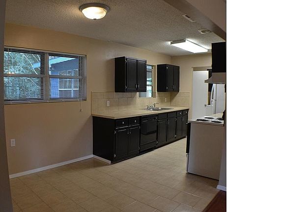 4th image of 17250 Parker Heights Dr