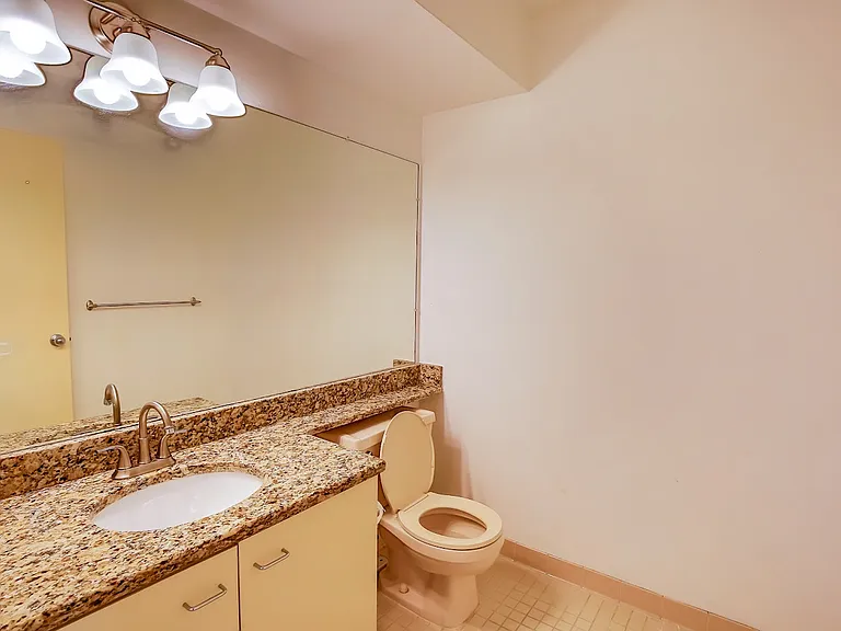 716 Eton Ct — Photo 16
