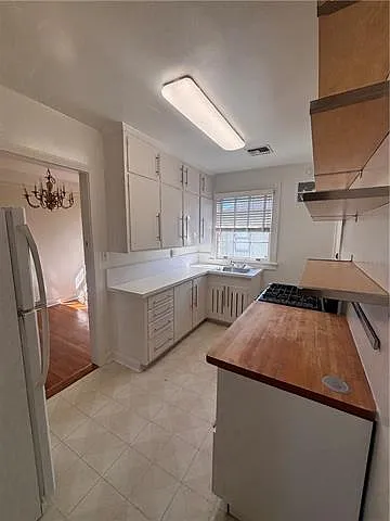 Building Photo - 1582 Jefferson Ave #14