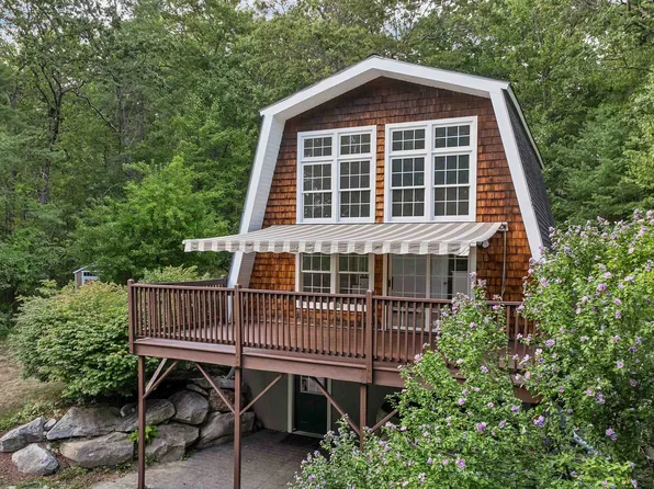 5 Sargent Drive, Hooksett, NH 03106