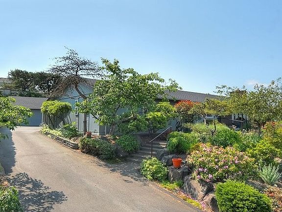 3rd image of 12125 SE 16th Pl