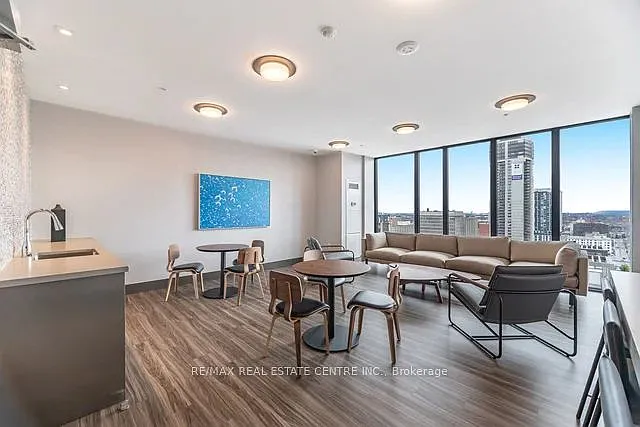 75 James St S #2801 — Photo 39