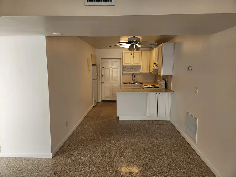 181 E Davis Blvd — Photo 6