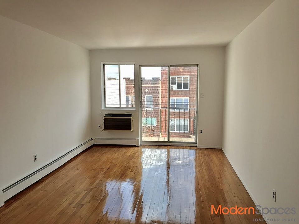 1st image of 2846 46th St APT 3