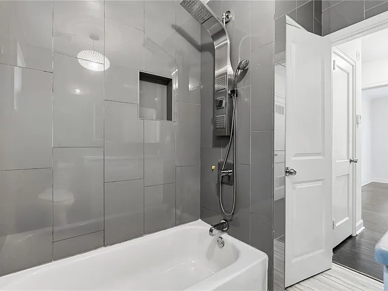 2035 Miriam Ln — Photo 14
