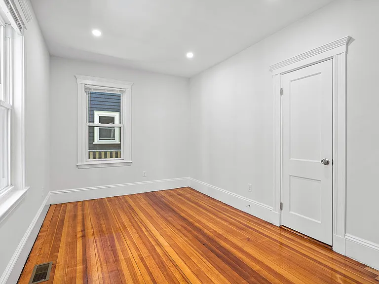 68 Bakersfield St #1 — Photo 10