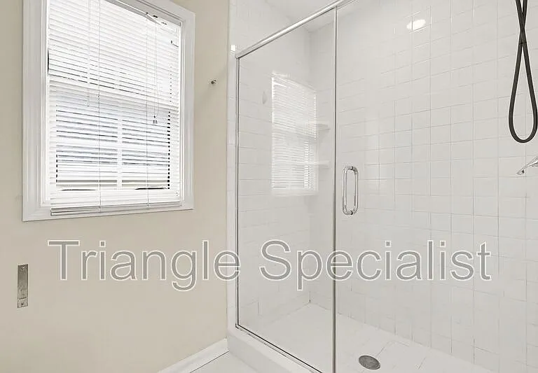 7648 Astoria Pl — Photo 11