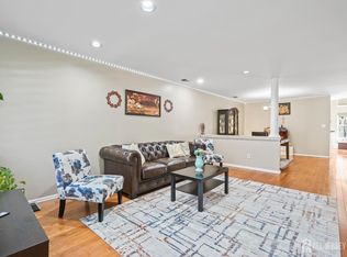 172 Windsong Cir, East Brunswick, NJ 08816