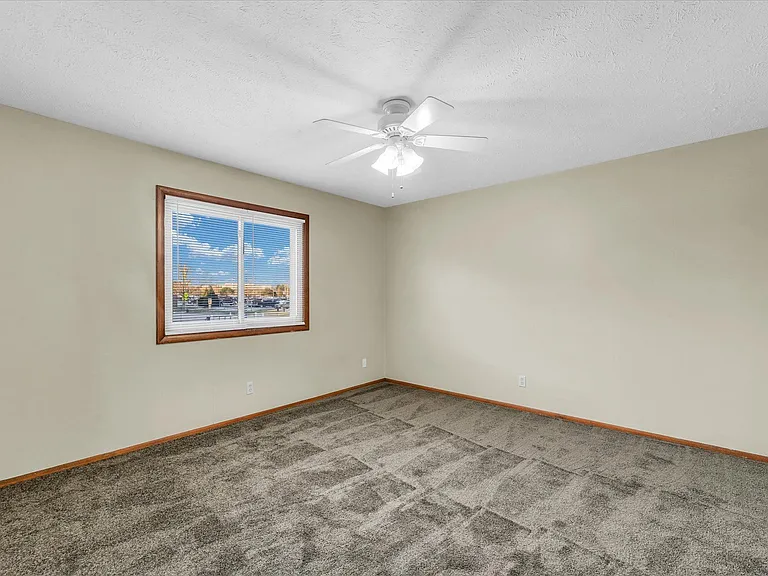 201 S Regency Dr — Photo 10