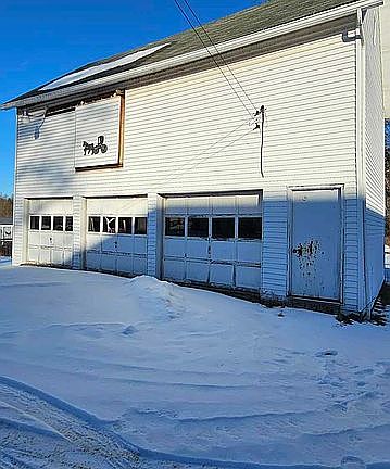 Outside Garage right view 