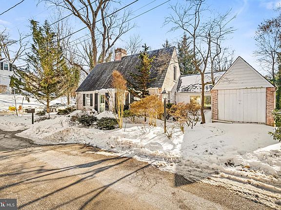 2nd image of 1801 Fairbank Rd