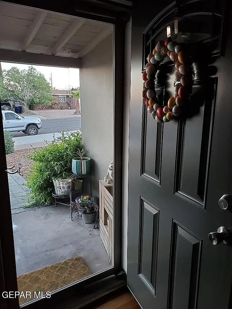3 bed, 2.0 bath, 1724 sqft, $1,600 — Photo 2
