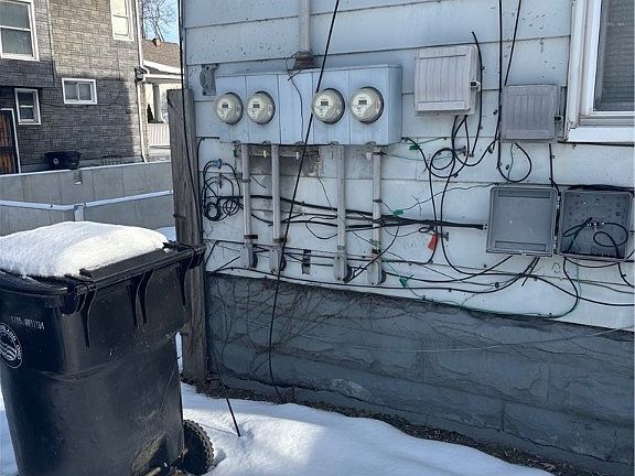 4th image of 1340 E 114th St