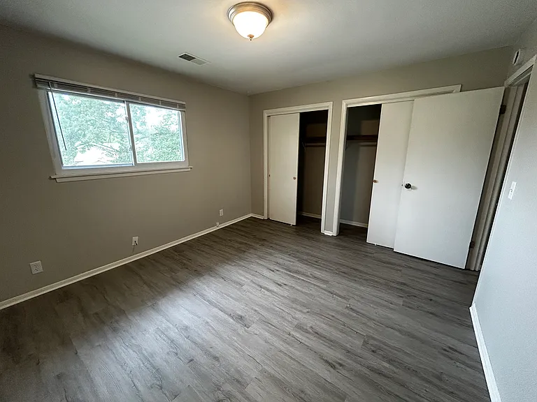 1900 Sheridan Rd #9 — Photo 4