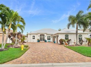 443 NW Sunflower Pl, Jensen Beach, FL 34957