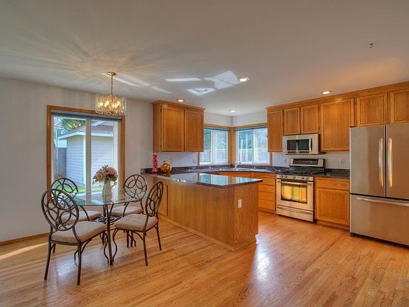 3rd image of 16556 NE 96th Ct