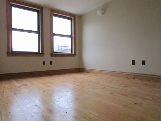 Rented by EXR | media 11