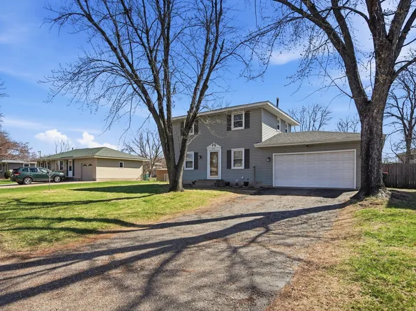 10819 President Dr NE, Blaine, MN 55434