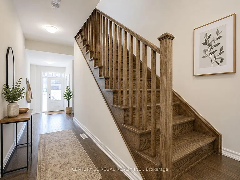 30 Gunton St — Photo 5