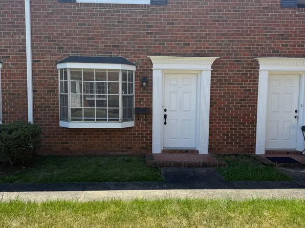 1723 E Cone Blvd APT C, Greensboro, NC 27405