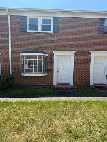 1723 E Cone Blvd #C Photo 1