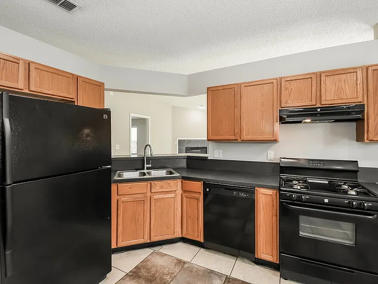 3341 Volley Dr — Photo 7