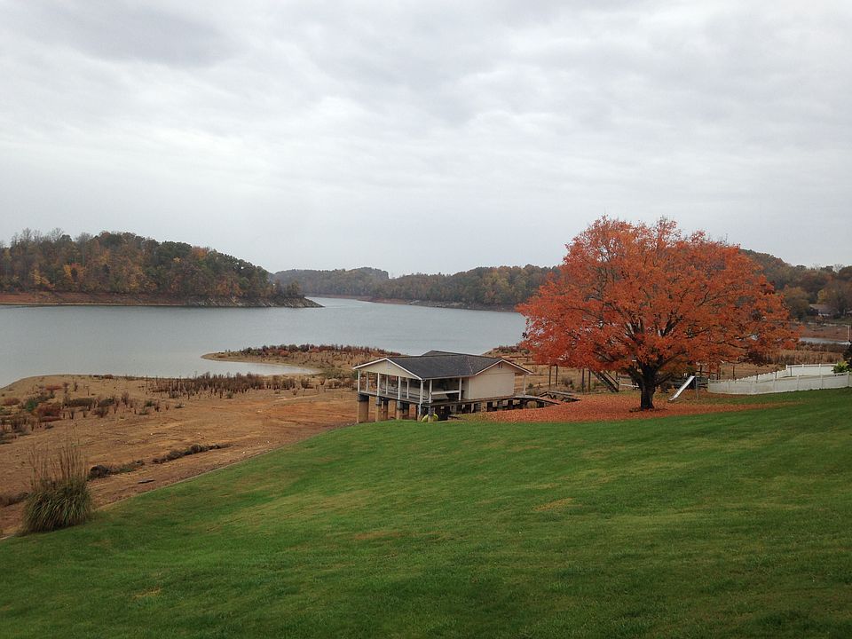 2nd image of 596 Lakeside Dock Dr