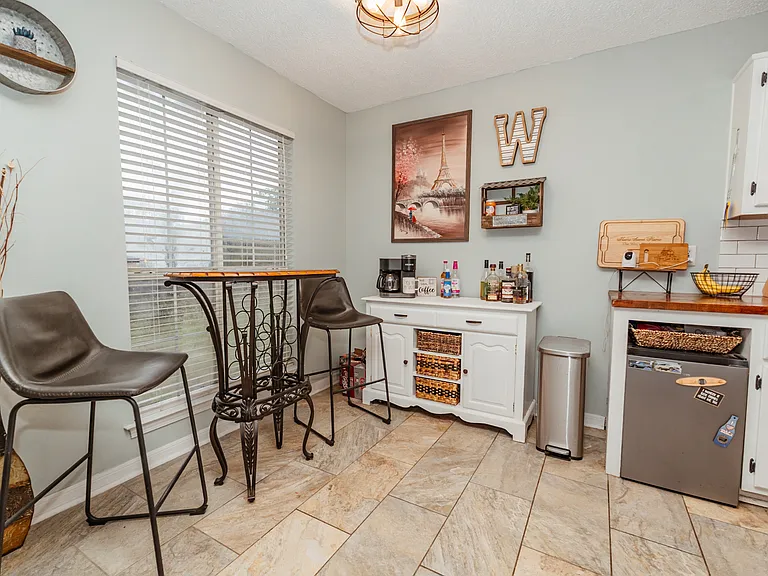 425 Whirlaway Ct — Photo 11