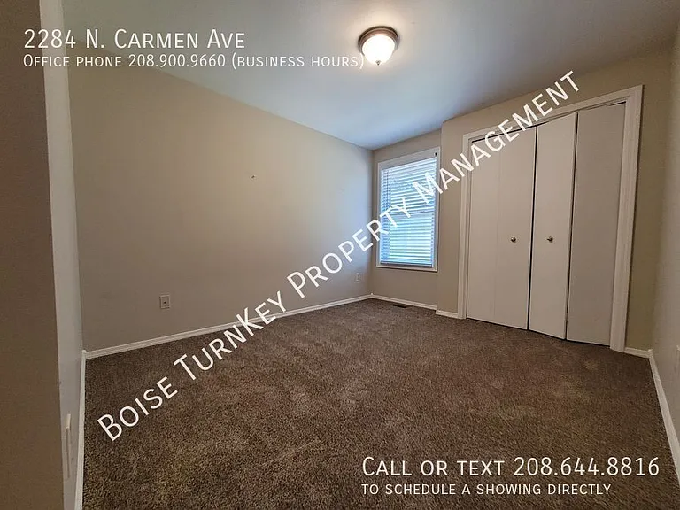 2284 N Carmen Ave — Photo 33