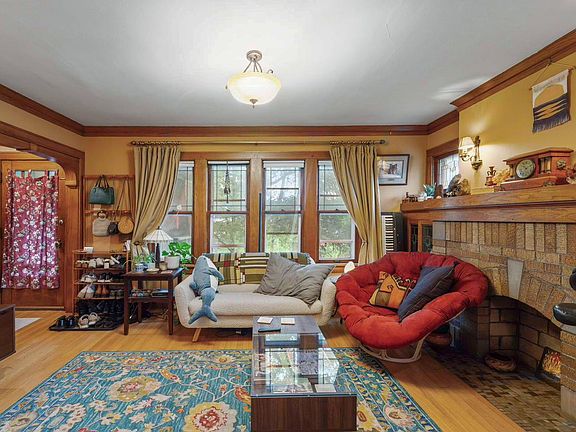 5th image of 2718 S Lenox STREET #2720