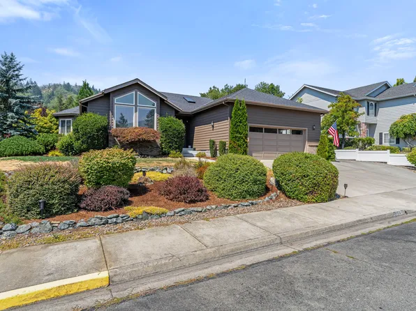 2004 NW Sarum Cir, Grants Pass, OR 97526