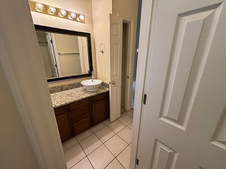 12 Bridgeport Dr — Photo 26