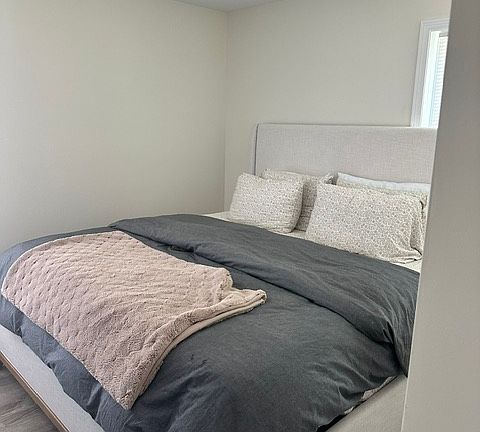 Bedrooms can accomodate King Bed