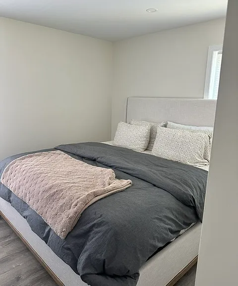 Bedrooms can accomodate King Bed