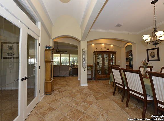 4th image of 405 Hidden Oaks Dr