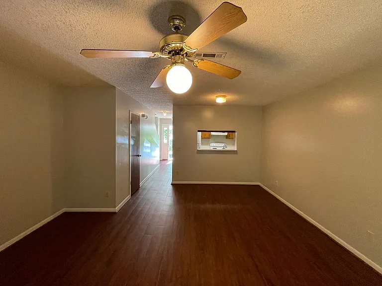 220 Candlebrook Dr — Photo 8
