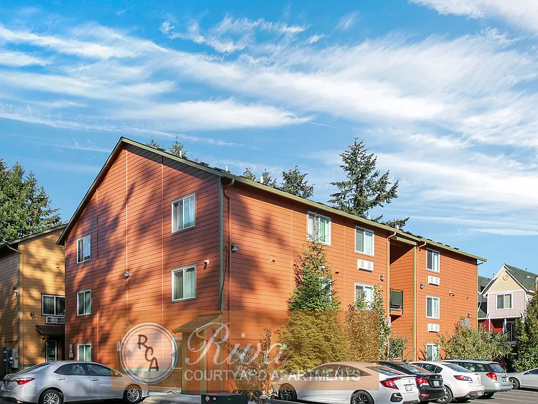 Riva Courtyard Apartments — Photo 13