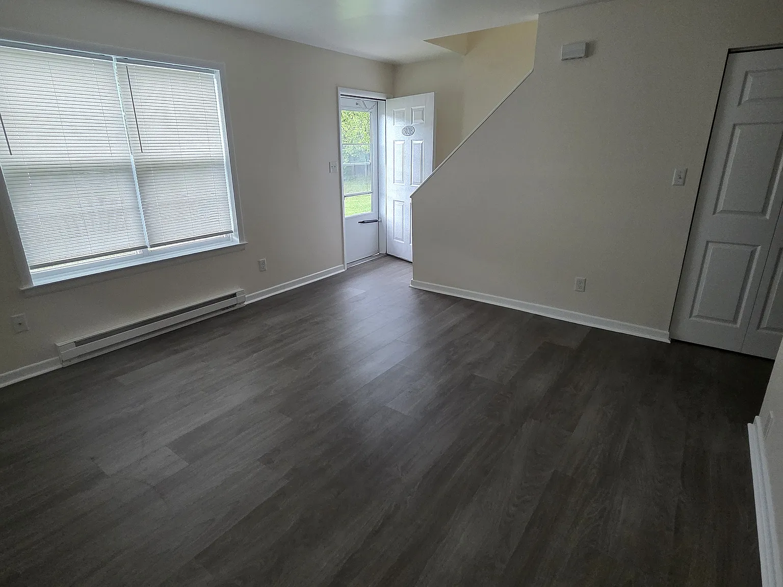 2 bed, 1.5 bath, 1120 sqft, $1,295 — Photo 3