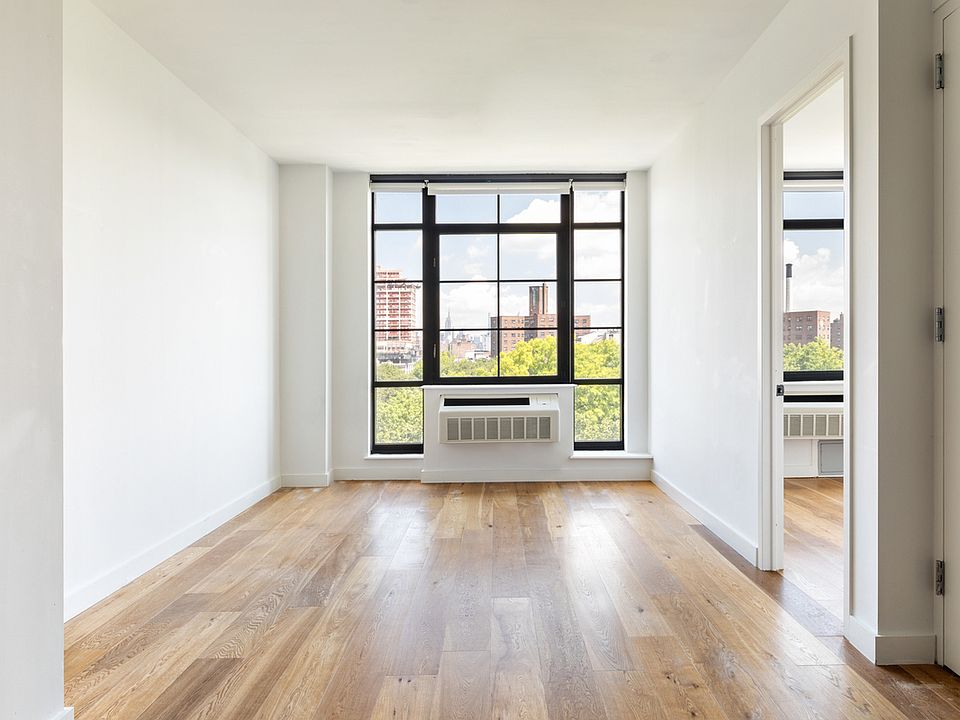 1st image of 180 Nassau St APT 4J