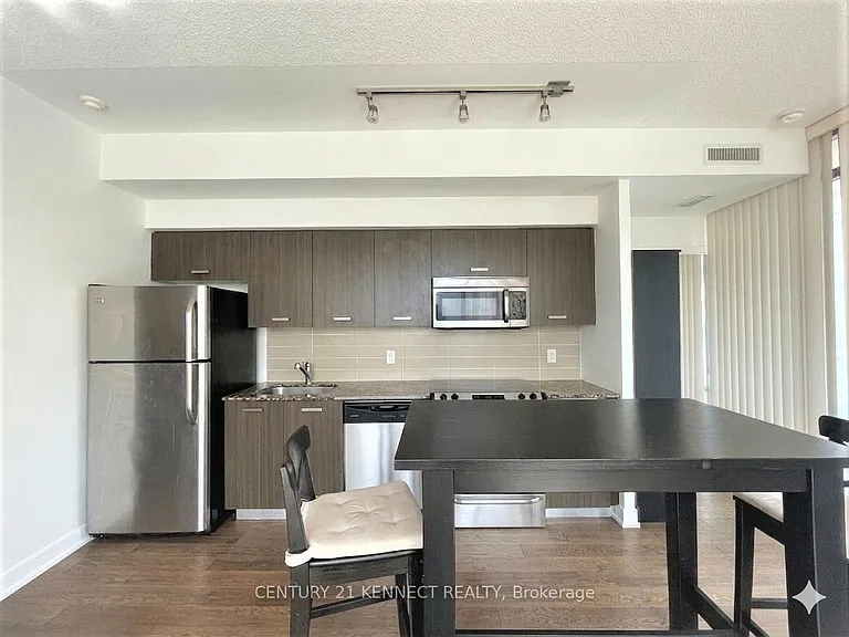 832 Bay St #608 — Photo 3