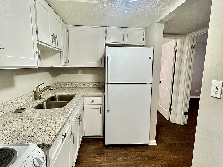 9900 Merioneth Dr #3 — Photo 2