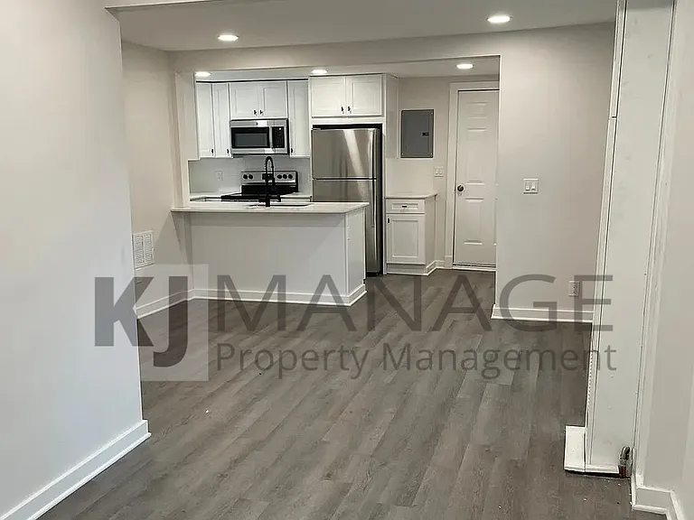 508 E Bernhard Ave — Photo 6