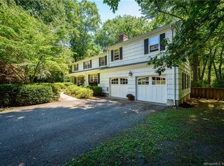 10 Rock Rimmon Ln, Stamford, CT 06903