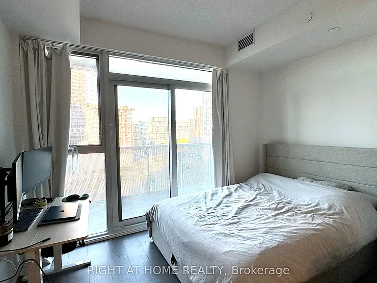 20 Richardson St #404 — Photo 8