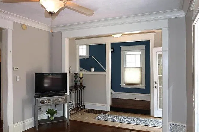3 bed, 1200 sqft, $2,000 — Photo 3