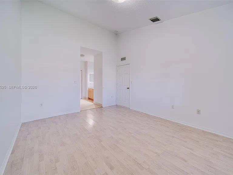 3365 NE 11th Dr #3365 — Photo 7